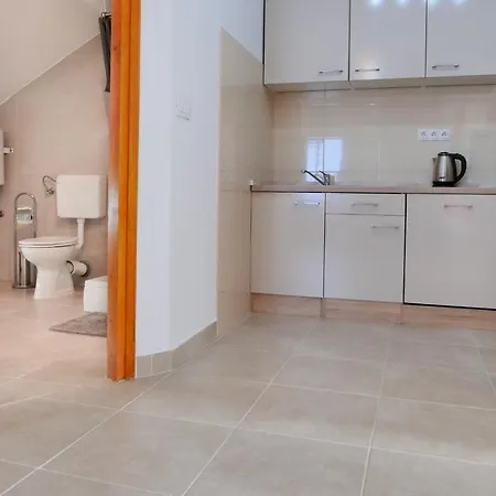Smoljic Apartment Pirovac