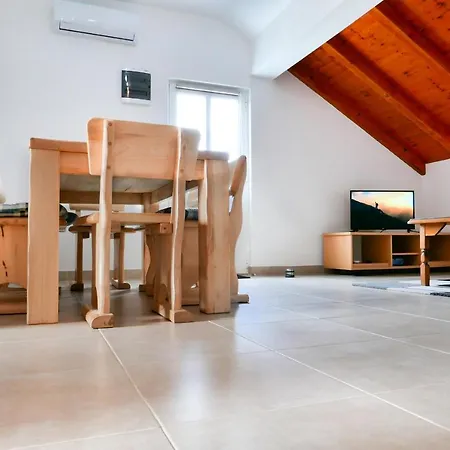Smoljic Apartment Pirovac