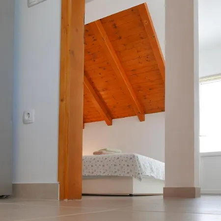 Smoljic Apartment Pirovac