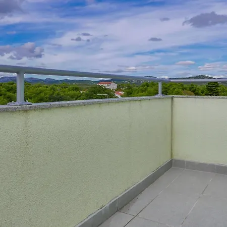 Smoljic Apartment Pirovac