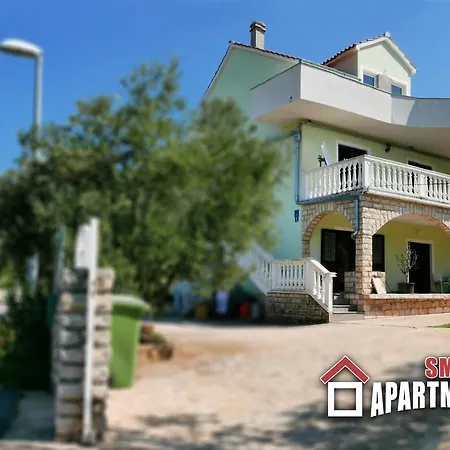 Apartment Smoljic *